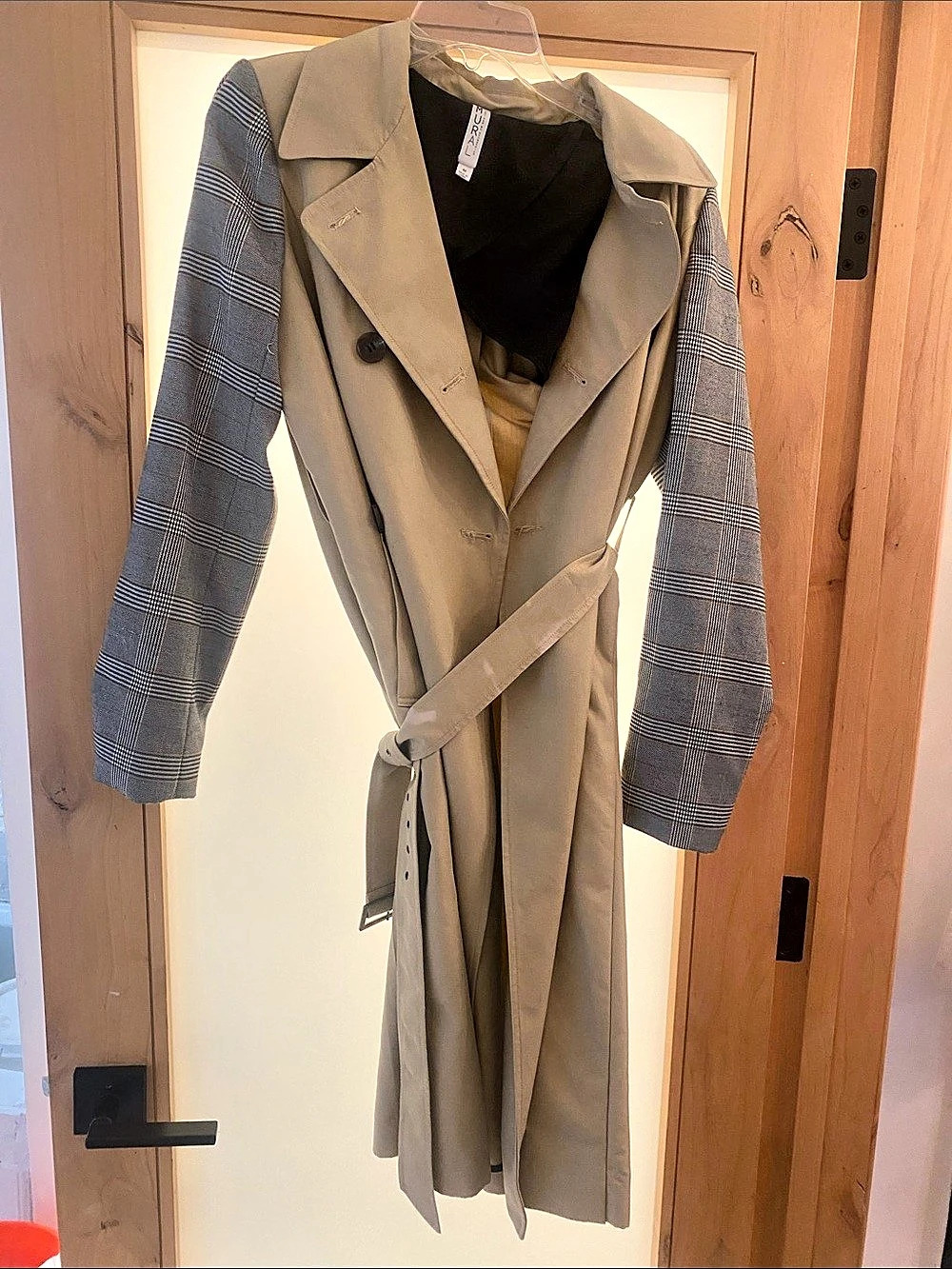 Mural Plaid Sleeve Trench Coat in Tan & Gray